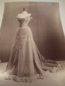 Worth gown 399, 1901-2, image (c) Victoria and Albert Museum Archives